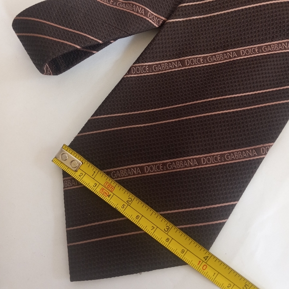 Dolce & Gabbana 100% Silk Peek A Boo Iconic monogram textured tie - Picture 13 of 14